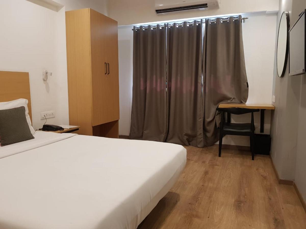 Hotel Unicontinental Bombay Extérieur photo